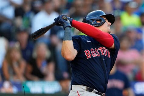 Reese McGuire homers in return as Red Sox beat Mariners 6-4 to snap skid
