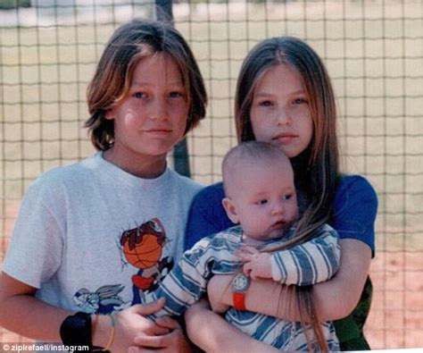 Refaeli has three brothers.
