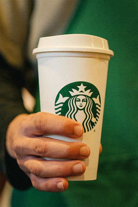 Refills starbucks. Starbucks is the first national coffeehouse in the U.S. to offer customers the option to use their personal cup when mobile ordering. In Canada, Starbucks is the first to offer customers the option to use their personal cup in … 