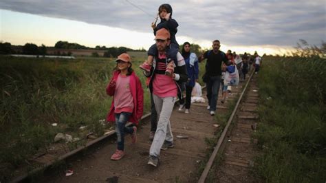 Refugees follow path of Hungarians in 1956 CNN