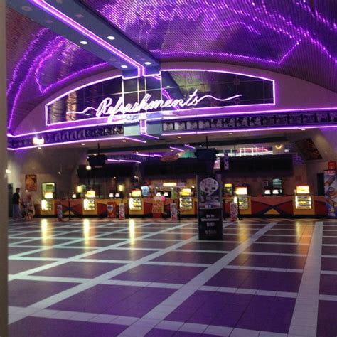 109 reviews of Regal Hollywood - Sarasota "Typical regal theater. Parking is terrible, everything else is pretty standard as far as movie theaters go.". 
