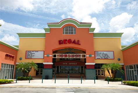 Nearby attractions include Regal Cinemas Wes