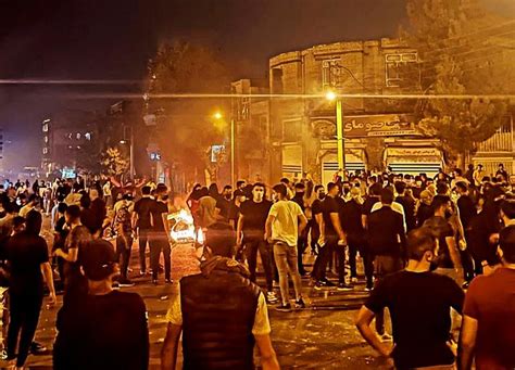 Regime crackdown, economic woes fuel more unrest in Iran