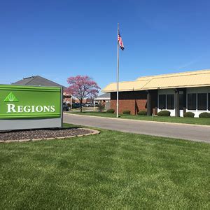 Regions Bank - 1 Cottonwood Road (Glen Carbon, IL) - Branchspot