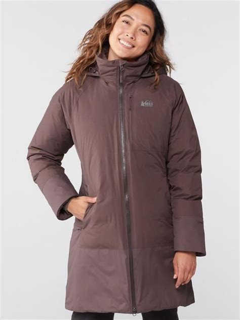 REI-exclusive HydroWall 2-layer waterproof, breathable nylon shell with fully sealed seams provides burly weather protection; 850-fill-power goose down is highly compressible and provides abundant warmth for its light weight; Down has also been treated with a durable water repellent (DWR) to help it resist water