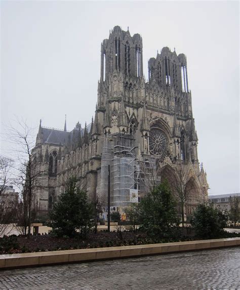 Reims cathedral architecture analysis