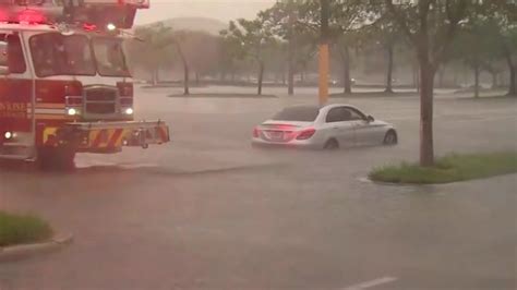 Relentless downpours cause flooding, stalled vehicles across Broward County