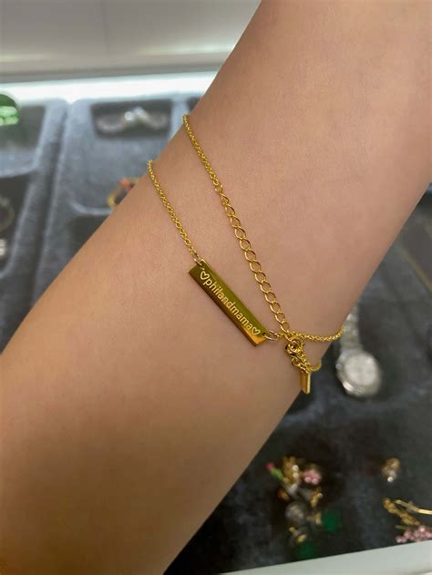 Rellery. 30 products. CHARMS. 48 products. HUGGIE EARRINGS. 55 products. Anklets for all occasions. RELLERY's ankle bracelets are made in sterling silver, gold plated or solid gold. Beautiful anklet … 