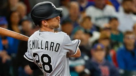 Remillard’s 2 big hits off the bench in MLB debut rally the White Sox past the Mariners 4-3 in 11
