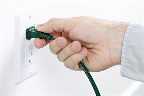 Removing a plug - Skil