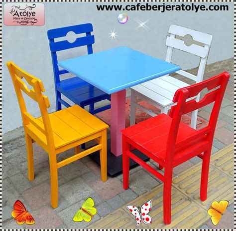 Renkli masa sandalye takımı