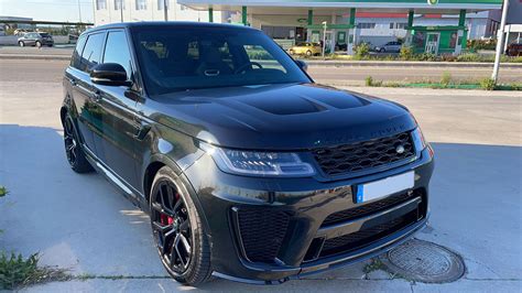 Rent a Range Rover Sport THE OUT