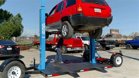 Rent a car lift. Gearhead Garage is one of the only DIY Garages that isn’t on a military base in the Colorado Springs area! A deposit is required to book $25.00 for a lift bay and $15.00 for a flat bay, deposit will be refunded if cancelled 24 Hours prior to appointment time. Gearhead Garage offers car repair help, flexible rental services for lift and flat ... 