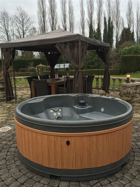 Rent a hot tub. If you’re considering upgrading your backyard oasis, investing in a plunge pool hot tub combo may be the perfect addition. This innovative combination offers the best of both world... 