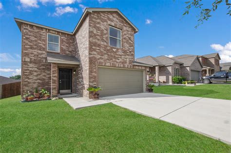 Rent home in san antonio. Located in San Antonio, Texas, Oak Tree Apartments allows suburban living away from the hustle and bustle of city life but just a few minutes drive on major expressways and you're in the heart of everything. Apartment for Rent View All Details. Request Tour. (726) 888-5860. 