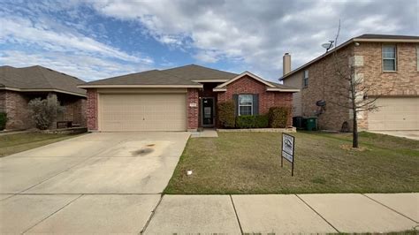 Rent house fort worth. Fort Worth, TX 76148. House has 3 beds, 2 baths, 1,320 sq. ft. and is pet friendly. Property may offer a rent-to-own financing option or owner-provided financing which could include flexible terms. For qualified applicants, the payment could be as low as $1,987 per month based on the purchase price of the property. 
