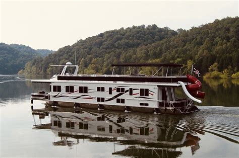 Mitchell Creek Marina & Resort offers houseboat 