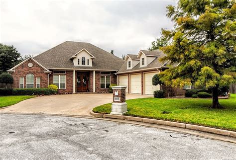 988 Tyler TX Homes for Sale. $369,900. 3 Beds. 2 Baths. 2,200 Sq Ft. 909 Trenton Dr, Tyler, TX 75703. Here is your opportunity to own your next home in the highly coveted Idlewilde neighborhood right in the heart of Tyler and convenient to Everything -- shopping, schools, dining, hospitals and the best restaurants!. 