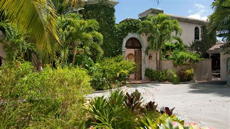 Rental escapes. Rental Escapes is our #1 trusted source for handpicked villa rentals around the world. With a collection featuring more than 4,000 luxurious homes in the ... 