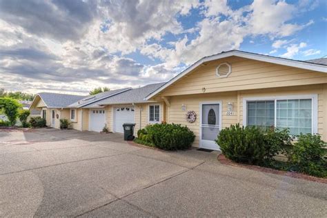 Rental grants pass. This building has direct access to a fully fenced, landscaped courtyard. NO PETS. $35 Application Fee per adult. 228 SW J St is a townhome located in Josephine County and the 97526 ZIP Code. This area is served by the Grants Pass School District 7 attendance zone. 