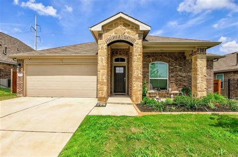 Rental homes leander. Charming 4BD/2BTH Single Family Home for Rent in Leander!Welcome to your new home at 603 Middle Brook Dr, Leander, TX 78641. This delightful single-family residence offers comfort, space, and convenie. 1/16. $2,299 /mo. 4 beds 2 baths 1,701 sq ft. 603 Middle Brook Dr, Leander, TX 78641. 