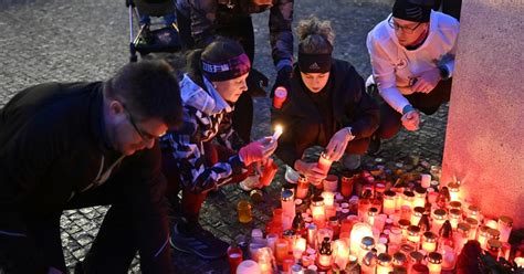 República Checa marca día de luto tras tiroteo masivo que dejó 14 muertos en Praga