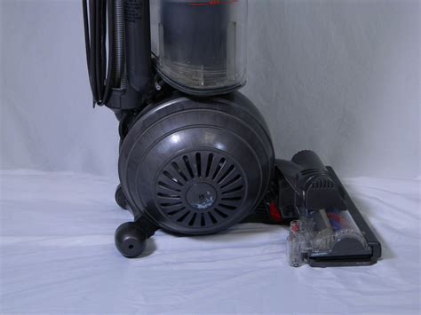 Repair guide : Motor filter Dyson Cinetic Big Ball 2 vacuum