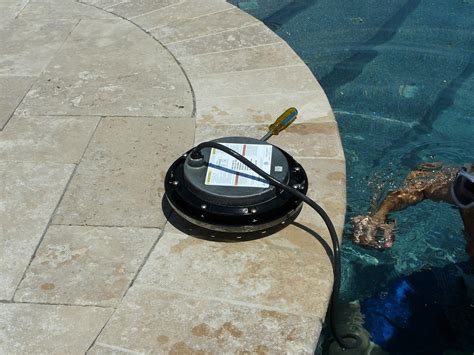 Replace pool light. To replace a pool light, you will need to follow these steps: Turn off all power to the pool lighting. Double-check the power is off by attempting to turn the pool lights on. Detach the pool light from the side of the pool by removing the screw (s). Dislodge the light from the wall of the pool and pull it onto the side of the pool. 