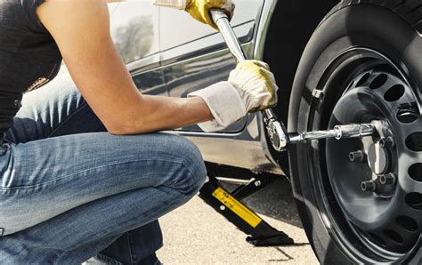 Replacing a tire. Consumer Reports. What to Do If Your Tire Goes Flat. If you hit something in the road that causes a complete blowout, or loss of air, the vehicle will pull in the direction of that tire. 