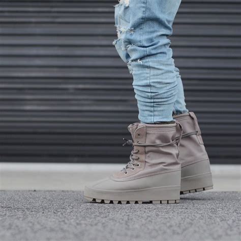 Oct 29, 2015 · Buy and sell StockX Verified adidas Yeezy 950 Chocolate Men's shoes AQ4830 and thousands of other adidas sneakers with price data and release dates.. 