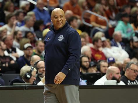 Report: Notre Dame finalizing deal to hire Penn St's Shrewsberry as new head coach of men's basketball team