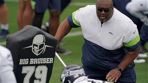 Report: Seahawks promote Clint Hurtt to defensive coordinator