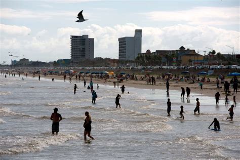 Report: Texas beaches could be unsafe for swimming