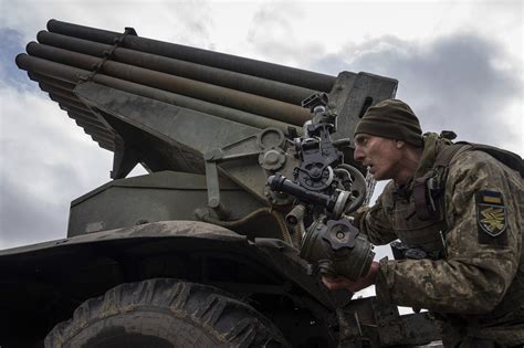 Report: Ukraine world’s 3rd biggest arms importer in 2022