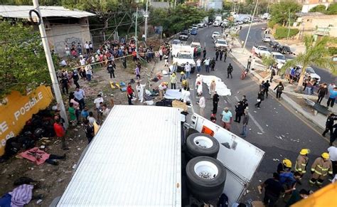 Reportan varios migrantes muertos tras aparatoso choque vehicular cerca de la frontera con México