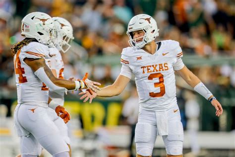 Reports: Texas QB Quinn Ewers to miss time with shoulder sprain