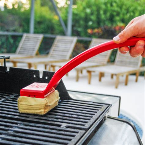Rescue grill brush. The Grill Rescue Cleaning Brush is the best brush for steam cleaning. It can handle any grill type, from stainless steel to cast iron grates and more. Steam cleaning is an effective way to clean grill grates. Especially when used with warm, soapy water. 