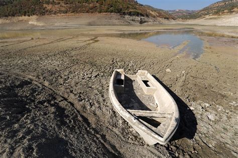 Reservoir dries up as Syria experiences one of its driest years ever