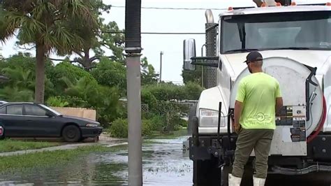 Residents blame South Florida Water Management for floods as cleanup begins after in Fort Lauderdale neighborhoods