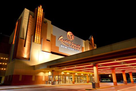 Resort world casino in queens new york. A plan for a concert hall at New York City’s only casino could bring superstar acts such as Katie Perry and Enrique Iglesias to Queens. The Resorts World slots parlor at Aqueduct race track is unveiling a plan Thursday in hopes of securing one of three downstate casino licenses to offer table games such as blackjack, baccarat,… 