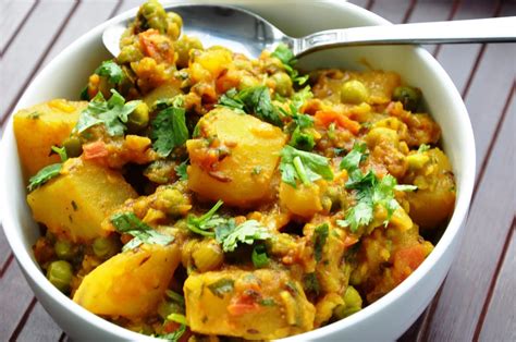 Restaurant Style Aloo Matar (Indian Potato and Peas Curry)