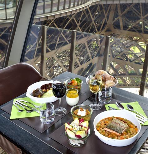 Restaurant dining or lunch at the Eiffel Tower - toureiffel.paris