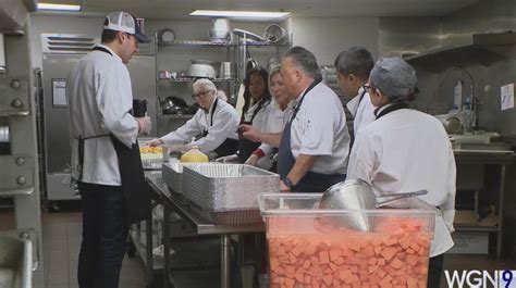 Restaurant group behind food service at Chicago venues prepping largest Thanksgiving meal yet