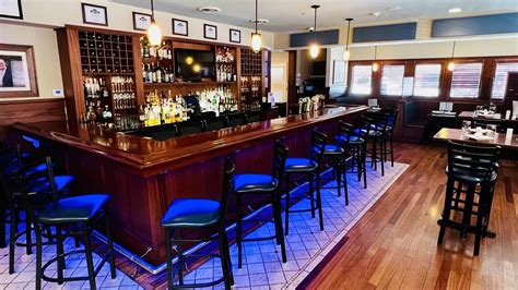 Restaurant in albany. Explore Albany County's culinary scene with locally-owned restaurants and craft beverage producers. Find fine dining, bistros, pubs, vegan and vegetarian cuisine, and more in Albany, New York. 