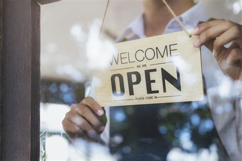 Restaurant that is open right now. Are you looking to open your own restaurant but don’t want to start from scratch? One option worth considering is leasing a closed restaurant. The first step in finding a closed re... 