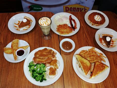 Restaurante dennys. Mar 18, 2024 · Denny’s located in El Paso, TX is located at 510 Zaragosa Rd offers breakfast all day, every day. Whether you’re in the mood for some fluffy pancakes, waffles, coffee, omelettes, or french toast, at Denny’s...It’s Diner Time. It’s the place where people can relax and be themselves while enjoying classic American comfort food and ... 