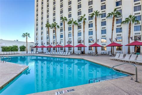 Restaurants - Edgewater Hotel - Casino - Resort - Laughlin, Nevada