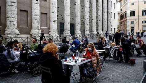 Restaurants In Italy Stay Open Defying Govt Restrictions