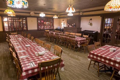 Restaurants With Meeting Rooms in Clintonville, PA