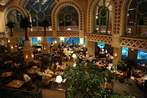 Restaurants at atlantis in the bahamas. The Atlantis complex features 19 bars and lounges and 21 restaurants, all of which are available to The Royal at Atlantis guests. In-building dining options include the casual Poseidon's Table ... 
